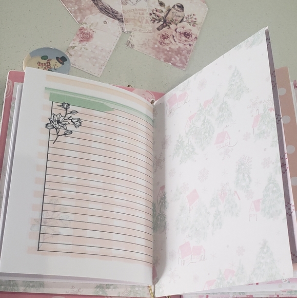 Faux leather Christmas Traveler's Notebook - Picture 6 of 15